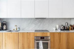 Miten luoda täydellinen keittiö minimalistinen skandinaaviseen tyyliin.