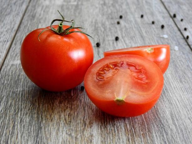 Kuka ei pitäisi syödä tomaatteja?