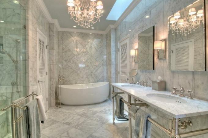 Kylpyhuone valkoinen marmori
