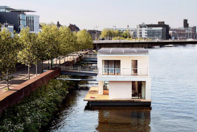kuva: https://architecture.ideas2live4.com/2015/08/08/autarkhome-a-fully-sustainable-houseboat/?amp