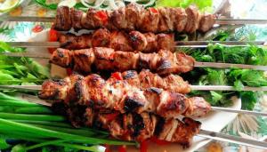 Kebab ja muunnelmia teemasta: maukkaita avoin lomakauden