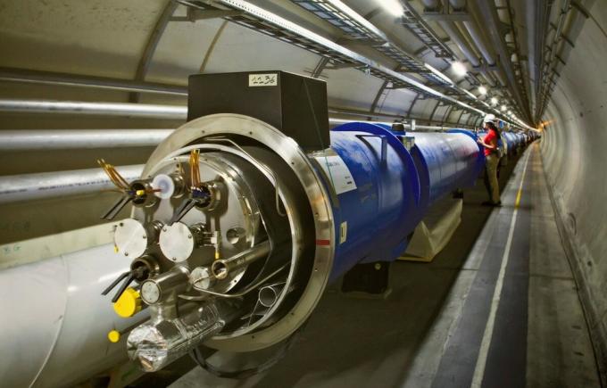 Hadron Collider ennen käyttöönottoa
